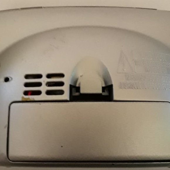 SHARP BASIC DIGITAL ALARM CLOCK - RED DISPLAY - MODEL SPC085 - COMPLETE & TESTED - Picture 3 of 5